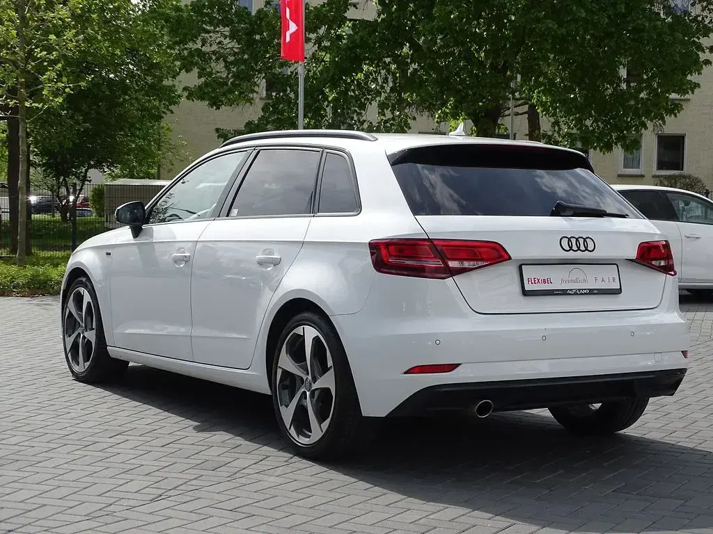 Używany Audi A3 Sport 116 KM (85 kW) 2019 Biały Sedan/Limuzyna