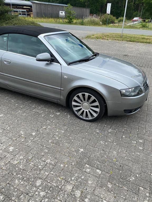 Grau Gebraucht 2005 Audi A4 Cabriolet Cabrio | 3.990 € (Superpreis) - Bild 1/4