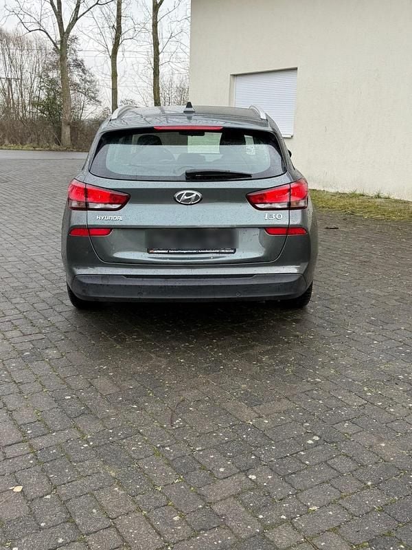 Gebraucht Hyundai i30 120 PS (88 kW) 2021 Grün Kombi