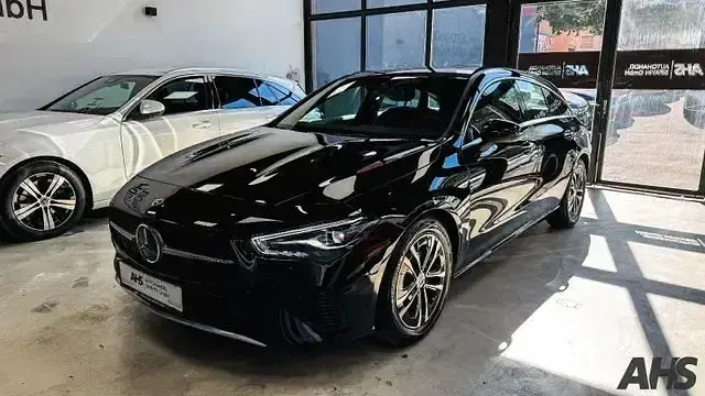 Gebraucht Mercedes CLA200 Shooting Brake 163 PS (119 kW) 2025 Schwarz Kombi