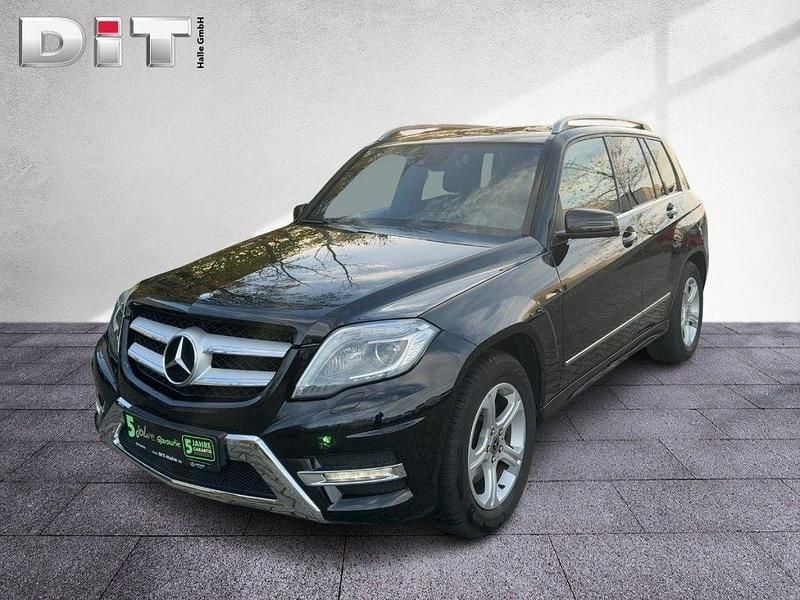 Obsidianschwarz metalliclack (metallic) Gebraucht 2015 Mercedes GLK220 SUV | 19.890 € (Fairer Preis) - Bild 1/4