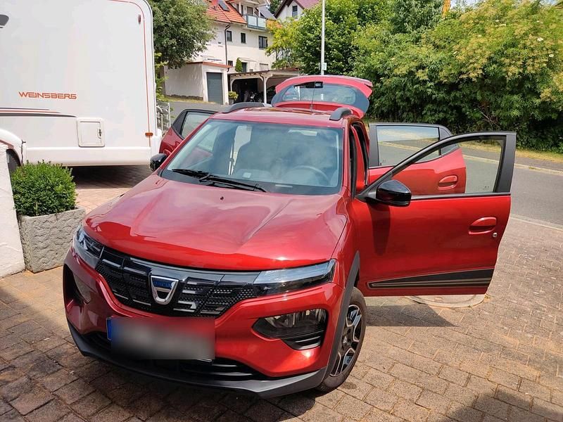 Rot Gebraucht 2022 Dacia Spring Comfort Plus Kleinwagen | 9.200 € (Guter Preis) - Bild 1/4