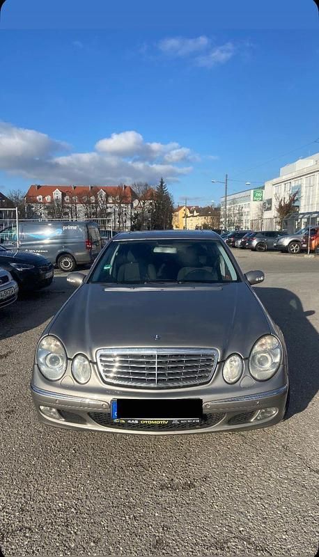 Gebraucht Mercedes E220 Elegance 150 PS (110 kW) 2003 Grau Limousine