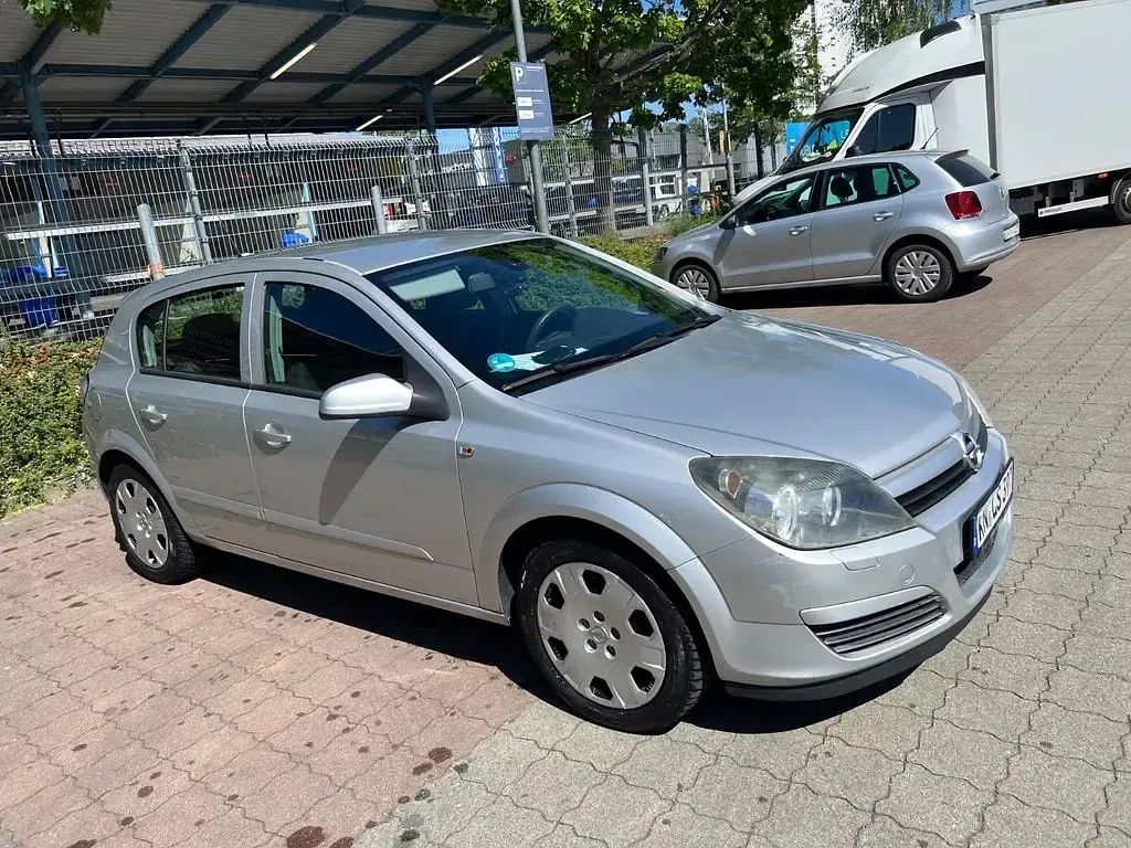 Gebraucht Opel Astra Edition 101 PS (74 kW) 2004 Orange Limousine