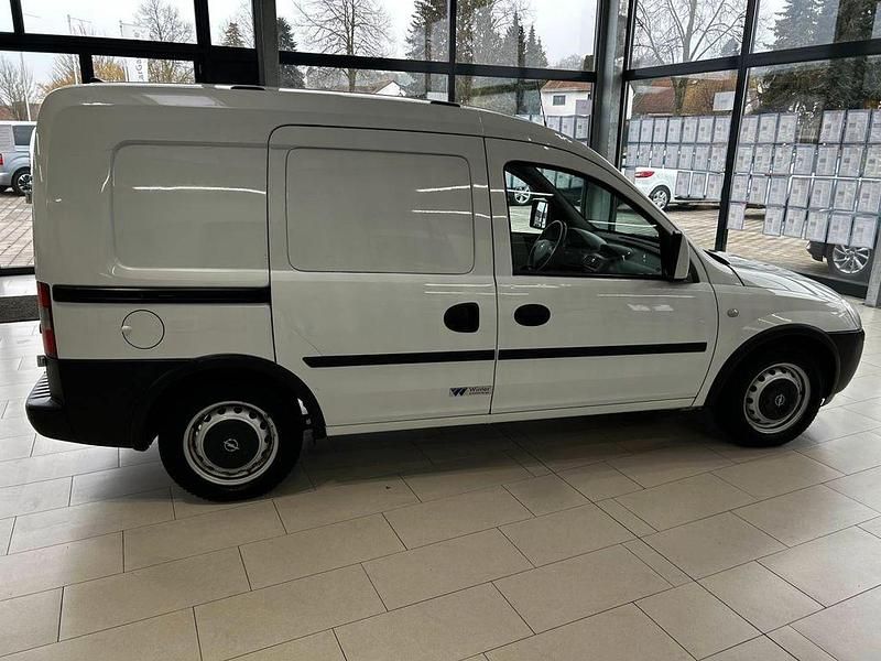 Gebraucht Opel Combo Business 90 PS (66 kW) 2011 Weiß Van / Kleinbus