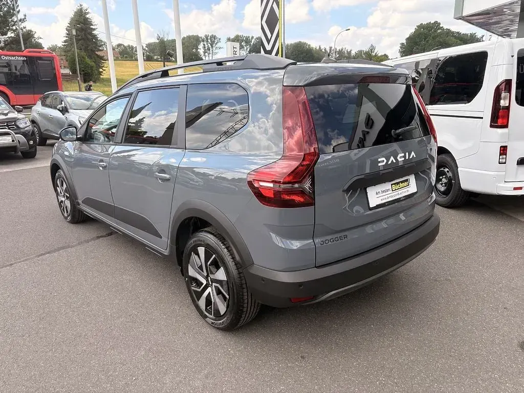Neu Dacia Jogger Expression 91 PS (66 kW) 2026 Grau Van / Kleinbus
