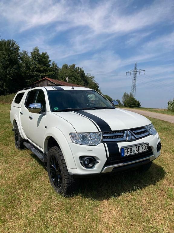 Weiß Gebraucht 2014 Mitsubishi L200 Abholung | 16.100 € (Fairer Preis) - Bild 1/4