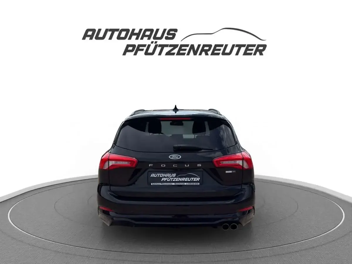 Gebraucht Ford Focus ST-Line 155 PS (114 kW) 2020 Obsidianschwarz Kombi
