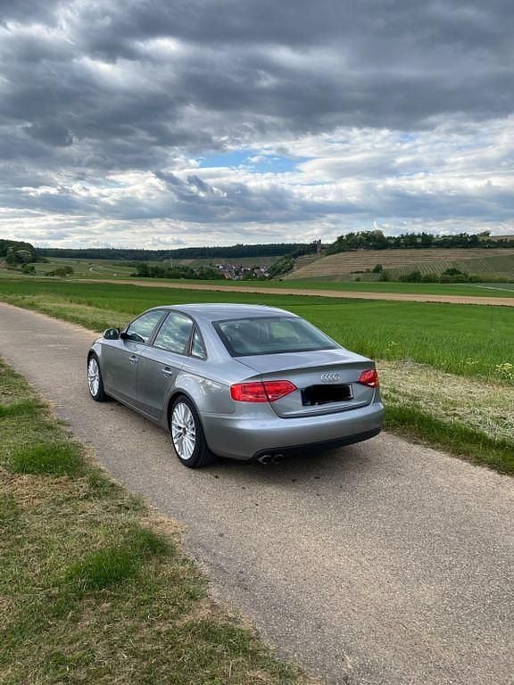 Grau Gebraucht 2009 Audi A4 Performance Limousine | 5.600 € (Fairer Preis) - Bild 1/4