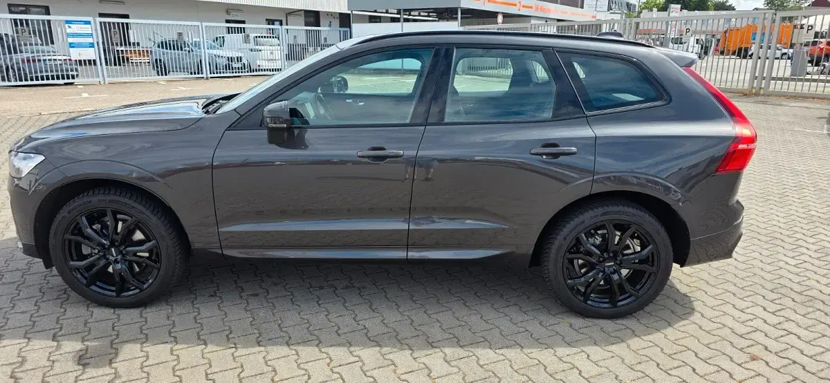 Gebraucht Volvo XC60 R-Design 197 PS (144 kW) 2021 Grau SUV