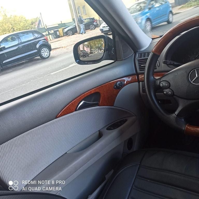 Blau Gebraucht 2006 Mercedes E280 Classic Limousine | 4.900 € (Fairer Preis) - Bild 1/4