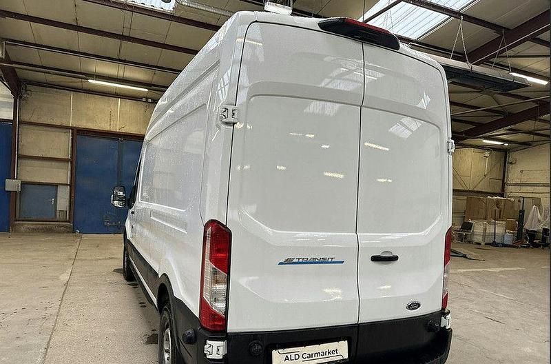 Gebraucht Ford E-Transit Trend 135 kW (184 PS) 2022 Weiß Van