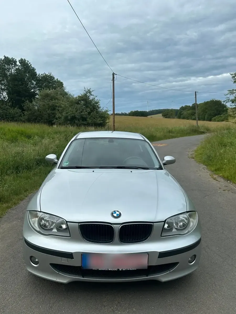 Gebraucht BMW 118 122 PS (89 kW) 2004 Silber Kleinwagen