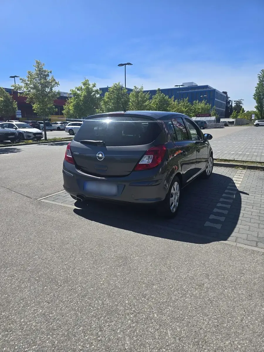 Gebraucht Opel Corsa 100 PS (73 kW) 2011 Schwarz Kleinwagen
