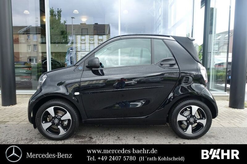 Gebraucht Smart ForTwo Electric Drive Exclusive 60 kW (82 PS) 2024 Bodypanels in black Cabrio
