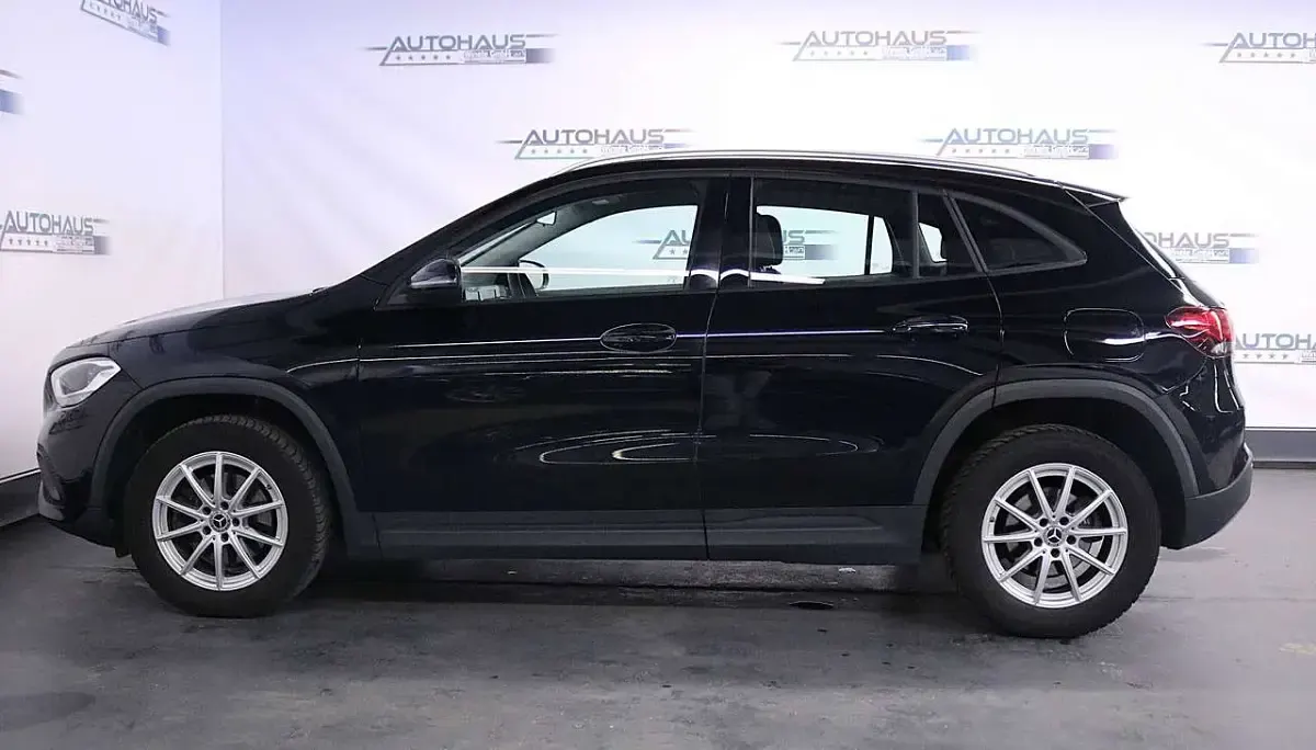Gebraucht Mercedes GLA200 150 PS (110 kW) 2021 Nachtschwarz  unilack SUV