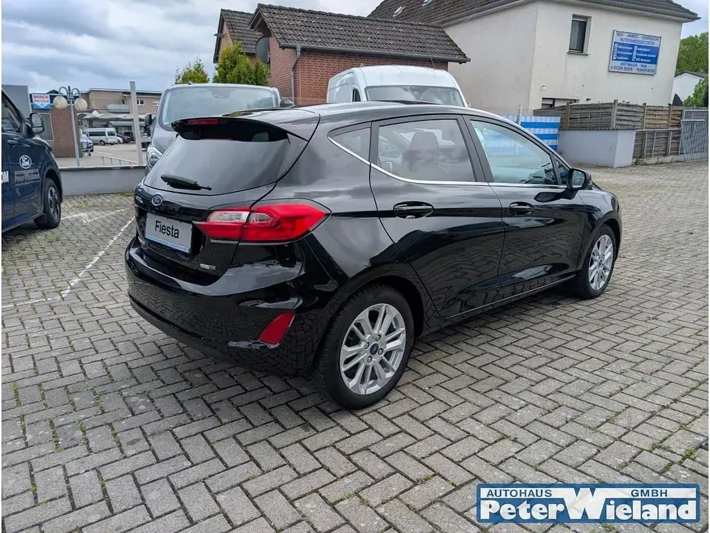 Gebraucht Ford Fiesta Titanium 125 PS (91 kW) 2022 Schwarz Kleinwagen
