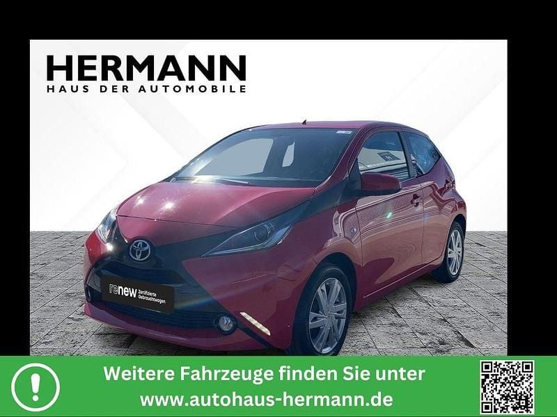 Rot Gebraucht 2017 Toyota Aygo X-play Kleinwagen | 7.271 € (Fairer Preis) - Bild 1/4
