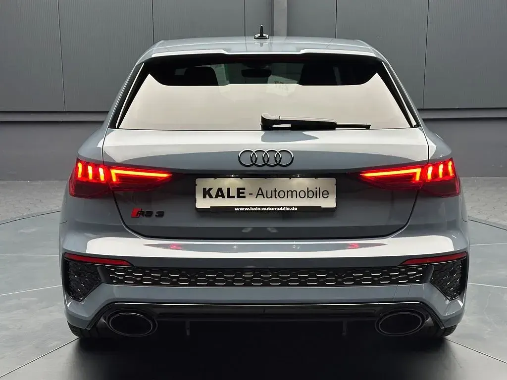 Gebraucht Audi RS3 Sport 400 PS (294 kW) 2024 Grau Limousine