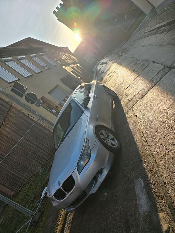 Gebraucht BMW 520 170 PS (125 kW) 2003 Silber Limousine