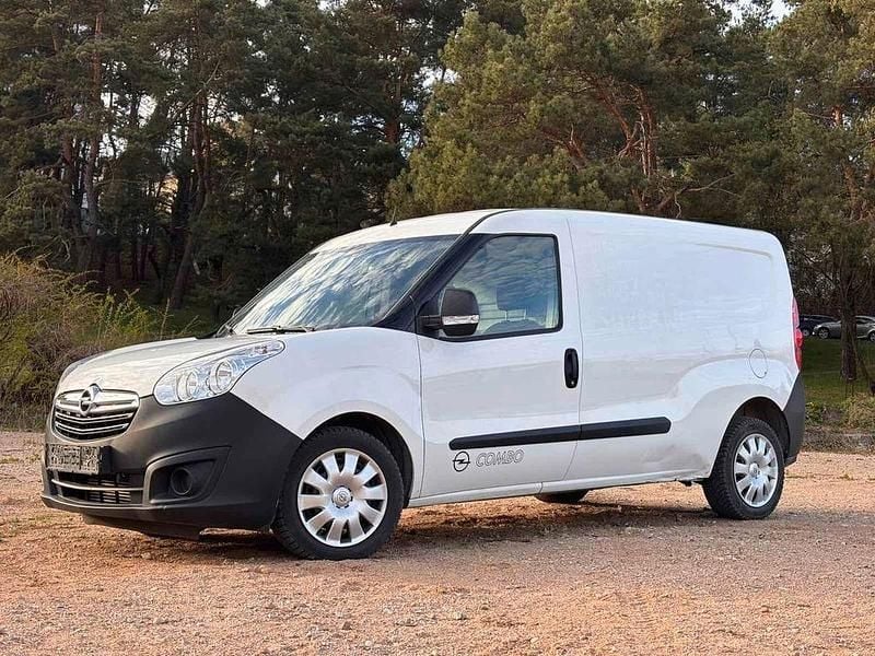 Second-hand Opel Combo Edition 120 CP (88 kW) 2018 Alb Monovolum