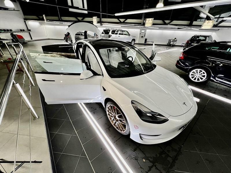 Gebraucht Tesla Model 3 Performance 392 kW (534 PS) 2023 Weiß Limousine