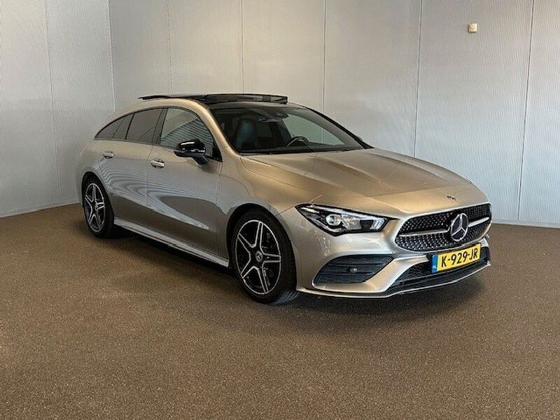 Silber Gebraucht 2020 Mercedes CLA180 Shooting Brake AMG Kombi | 27.450 € (Teuer) - Bild 1/4