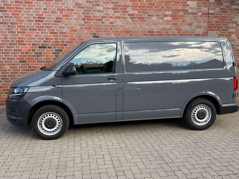 Gebraucht VW Transporter 102 PS (75 kW) 2016 Grau Van