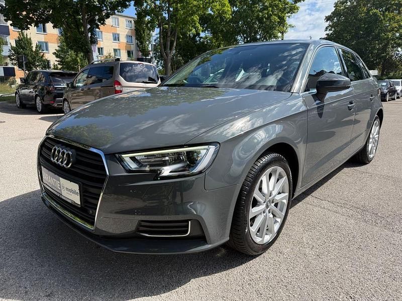 Grau Gebraucht 2020 Audi A3 Design Limousine | 18.900 € (Superpreis) - Bild 1/4