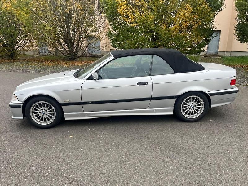 Gebraucht BMW 318 Cabriolet Sport Line 116 PS (85 kW) 1999 Silber Cabrio