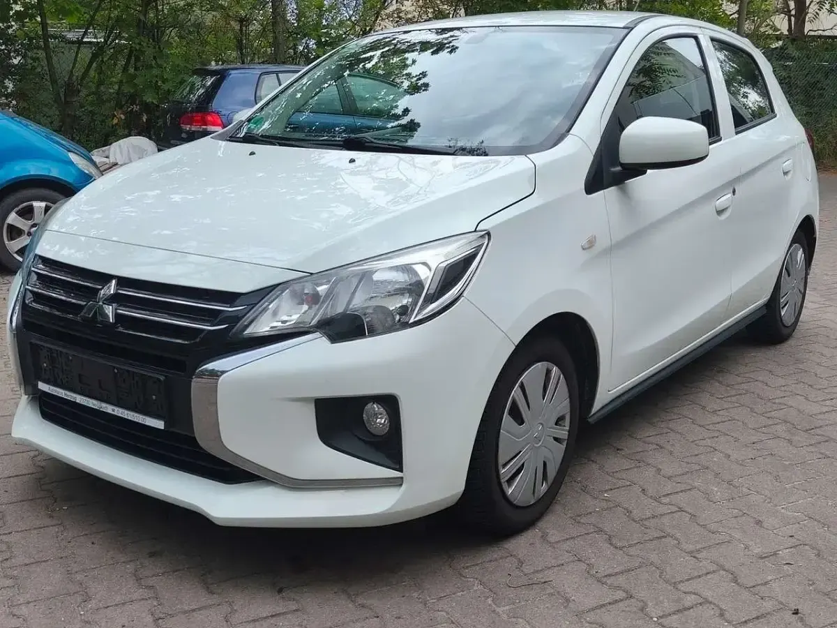 Gebraucht Mitsubishi Space Star Basis 71 PS (52 kW) 2020 Weiß Kleinwagen