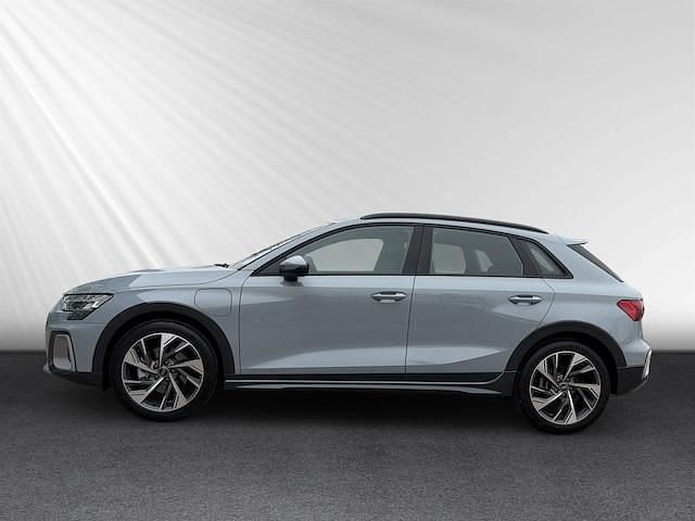 Gebraucht Audi A3 e-tron Ambiente 204 PS (150 kW) 2025 Pfeilgrau perleffekt Kleinwagen
