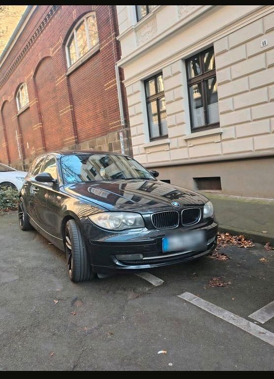 Schwarz Gebraucht 2007 BMW 120 Kleinwagen | 5.199 € (Fairer Preis) - Bild 1/4