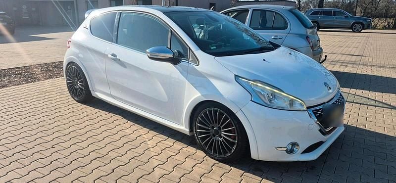 Gebraucht Peugeot 208 GTi 200 PS (147 kW) 2013 Weiß Kleinwagen
