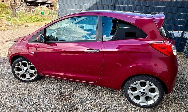Gebraucht Ford Ka 51 PS (37 kW) 2011 Rot Kleinwagen