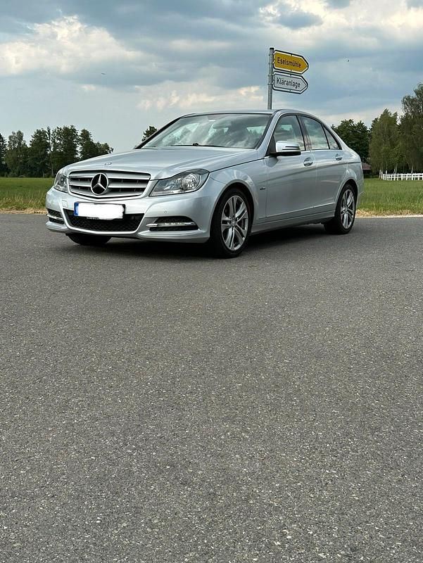 Gebraucht 2012 Mercedes C180 Limousine | 11.000 € - Bild 1/4