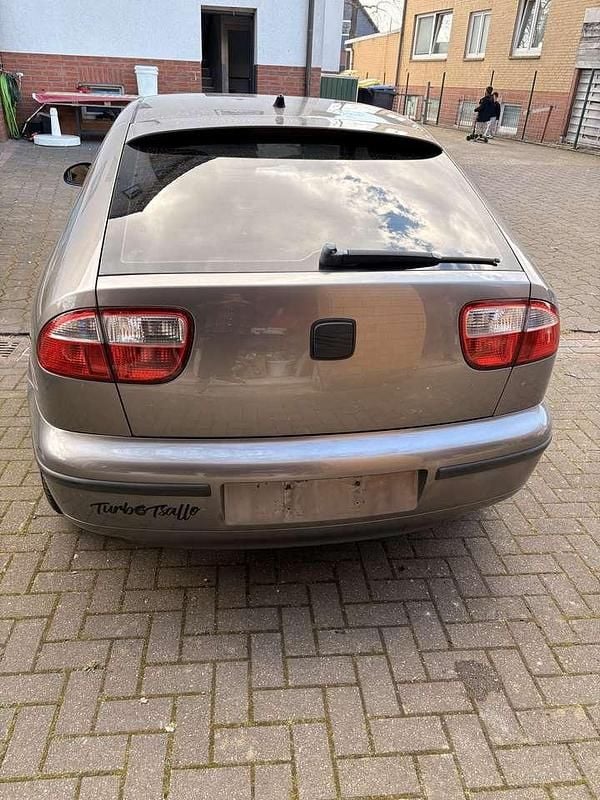 Second-hand Seat Leon 105 CP (77 kW) 2004 Hatchback