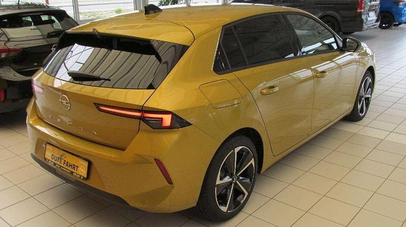 Brugt Opel Astra Edition 131 HK (96 kW) 2025 Gul Sedan