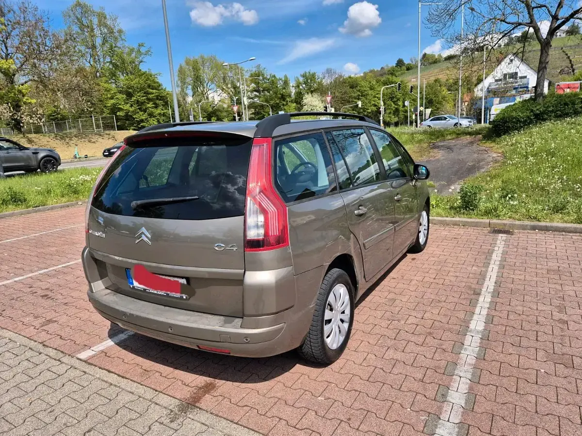 Używany Citroën C4 150 KM (110 kW) 2009 Złoty Sedan/Limuzyna