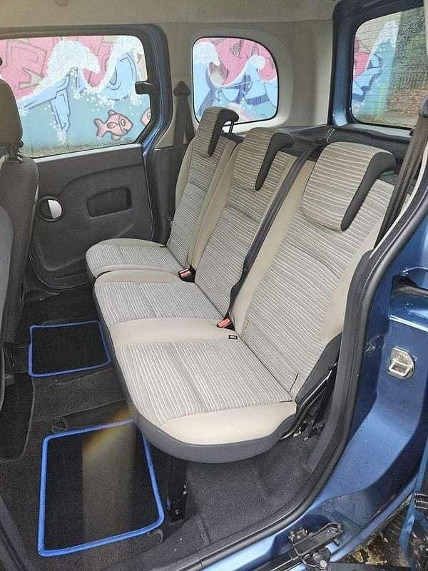 Gebraucht Renault Kangoo Happy Family 106 PS (77 kW) 2012 Van / Kleinbus
