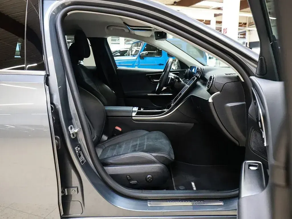 Gebraucht Mercedes C220 AMG 200 PS (147 kW) 2023 Grau / selenitgrau Kombi