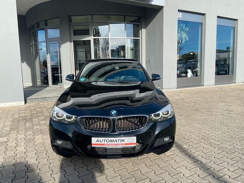 Gebraucht BMW 320 M Sport 190 PS (139 kW) 2019 Schwarz Limousine