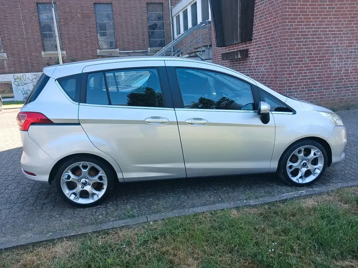 Gebraucht Ford B-MAX 101 PS (74 kW) 2012 Silber Van / Kleinbus
