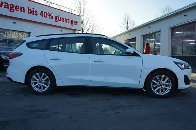 Używany Ford Focus 120 KM (88 kW) 2022 Biały Kombi