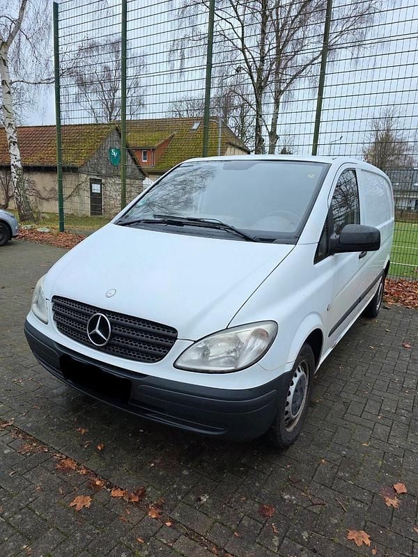 Second-hand Mercedes Vito 95 CP (69 kW) 2010 Alb Van
