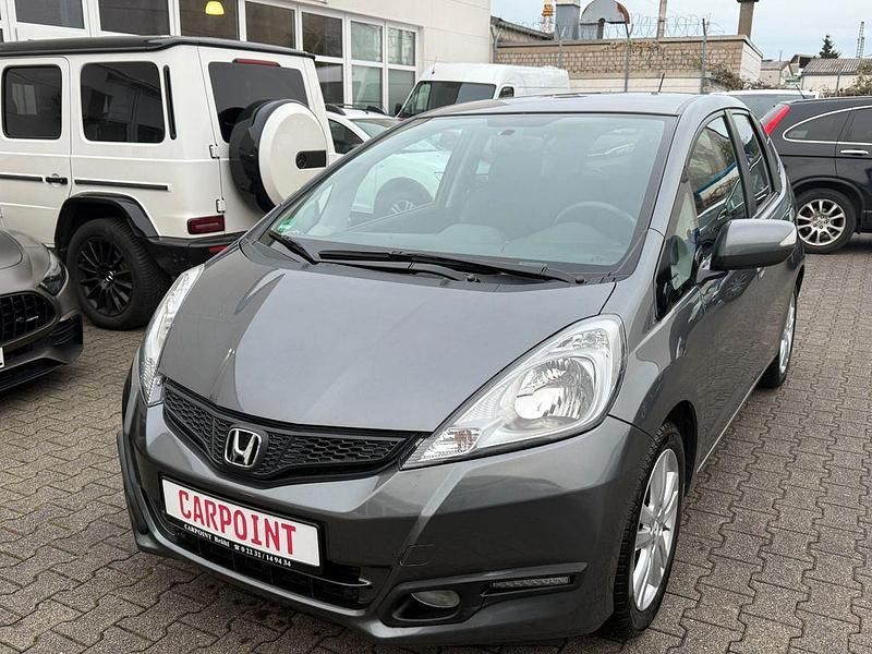 Schwarz Gebraucht 2015 Honda Jazz Comfort Plus Kleinwagen | 8.650 € (Guter Preis) - Bild 1/4