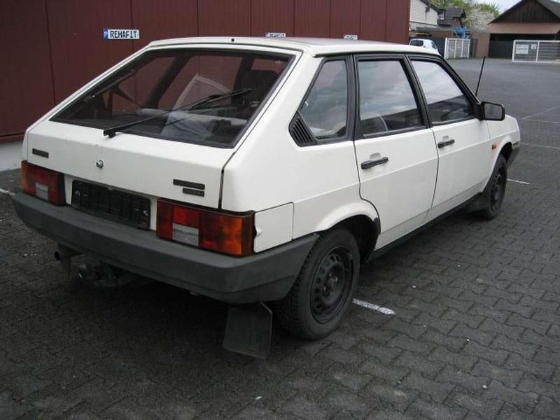 Gebraucht Lada Samara 65 PS (47 kW) 1990 Weiß Kleinwagen
