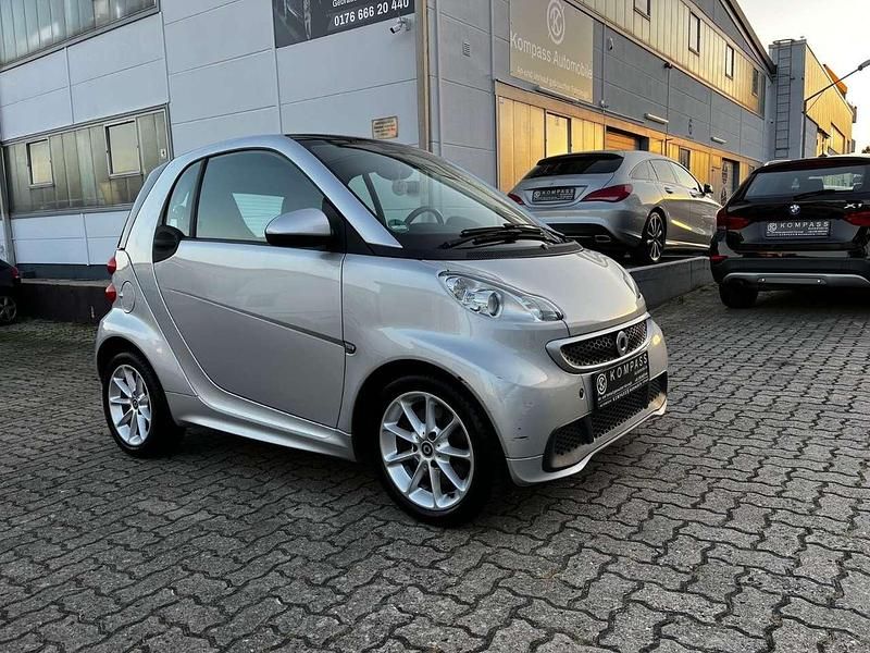 Silber Gebraucht 2013 Smart ForTwo Coupé Coupé | 5.900 € (Fairer Preis) - Bild 1/4