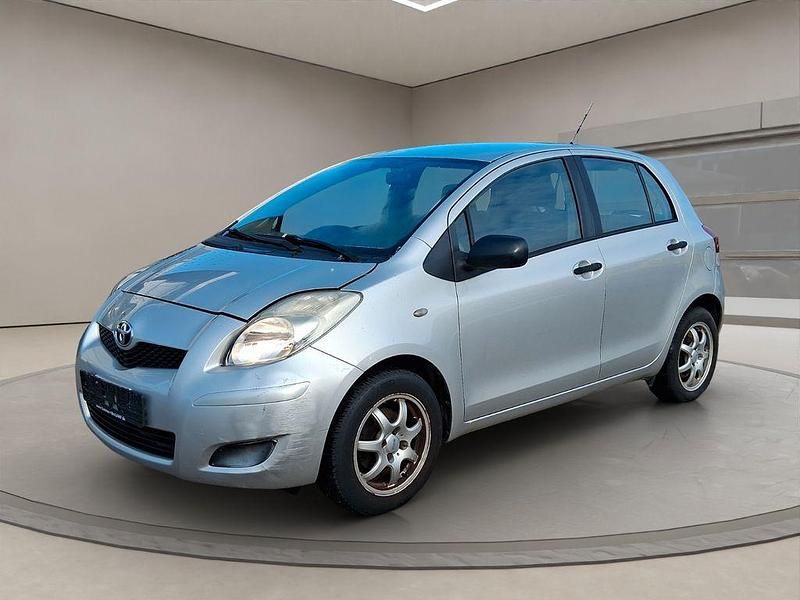 Gebraucht Toyota Yaris Cool 101 PS (74 kW) 2009 Silber Kleinwagen