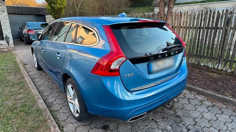 Gebraucht Volvo V60 288 PS (211 kW) 2013 Blau Kombi